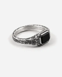 ANELLO CHEVALIER MATERIC CON PIETRA NERA