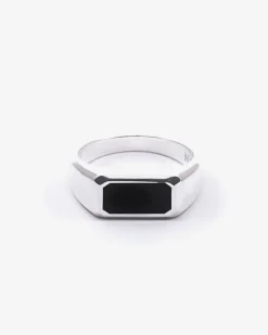 ANELLO CHEVALIER RETTANGOLO ORIZZONTALE IN ARGENTO CON PIETRA NERA