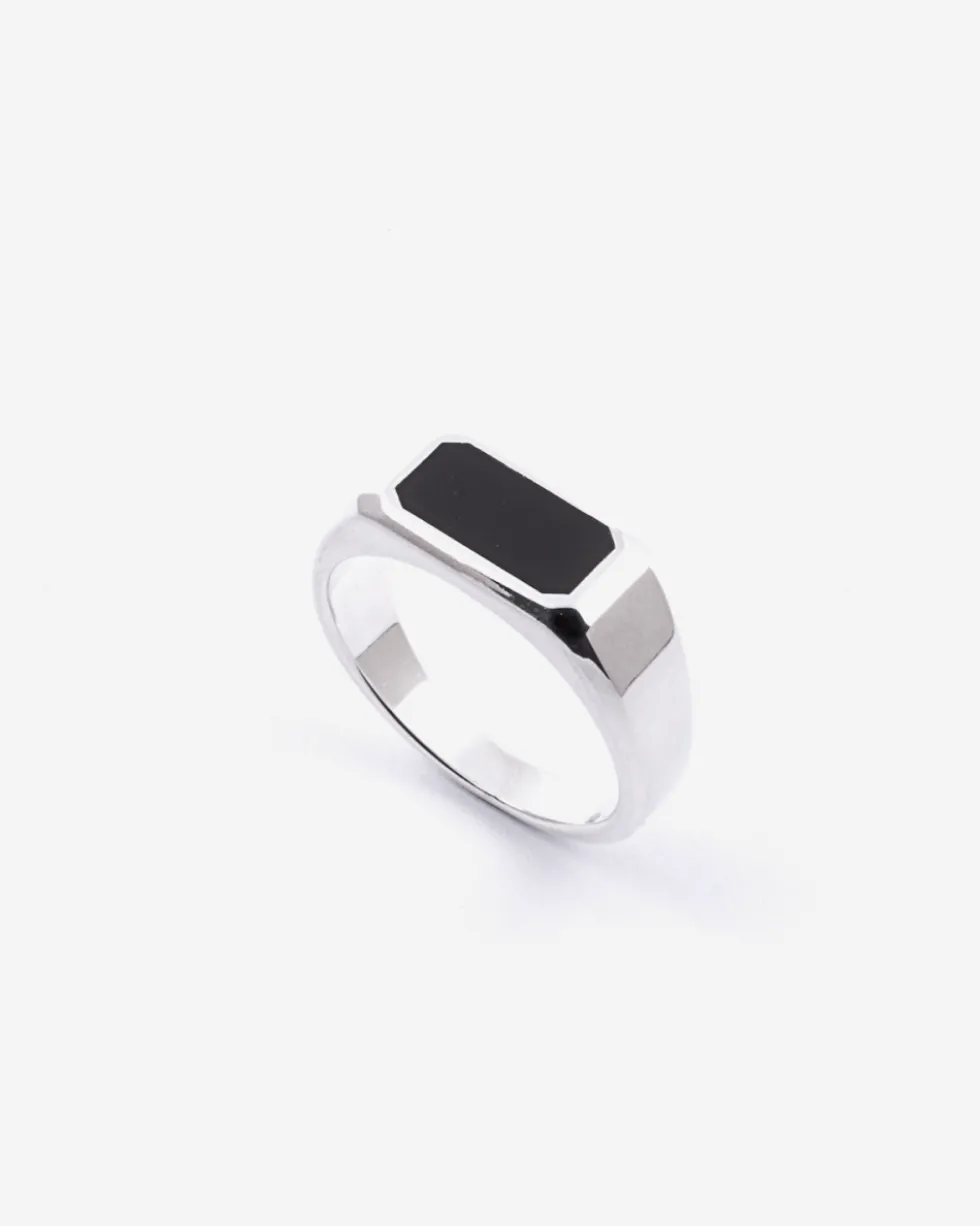 ANELLO CHEVALIER RETTANGOLO ORIZZONTALE IN ARGENTO CON PIETRA NERA