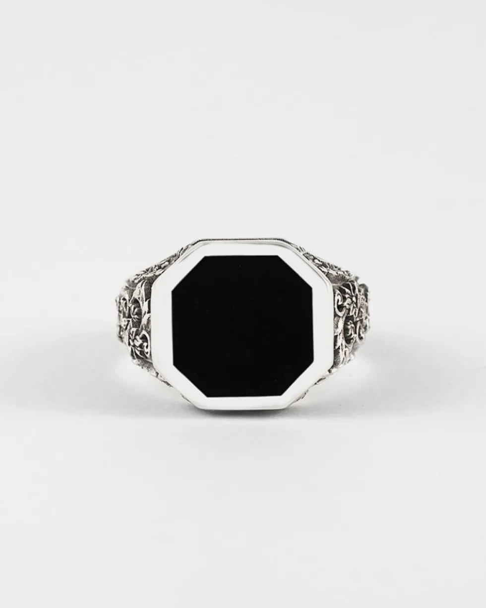 ANELLO CHEVALIER ROMEO IN ARGENTO CON PIETRA NERA