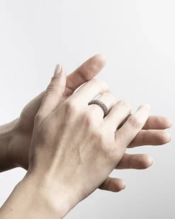 ANELLO FEDE PUNTINATA IN ARGENTO