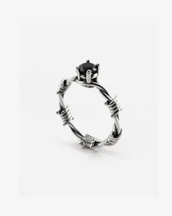 ANELLO SOLITARIO FILO SPINATO IN ARGENTO CON BRILLANTE NERO