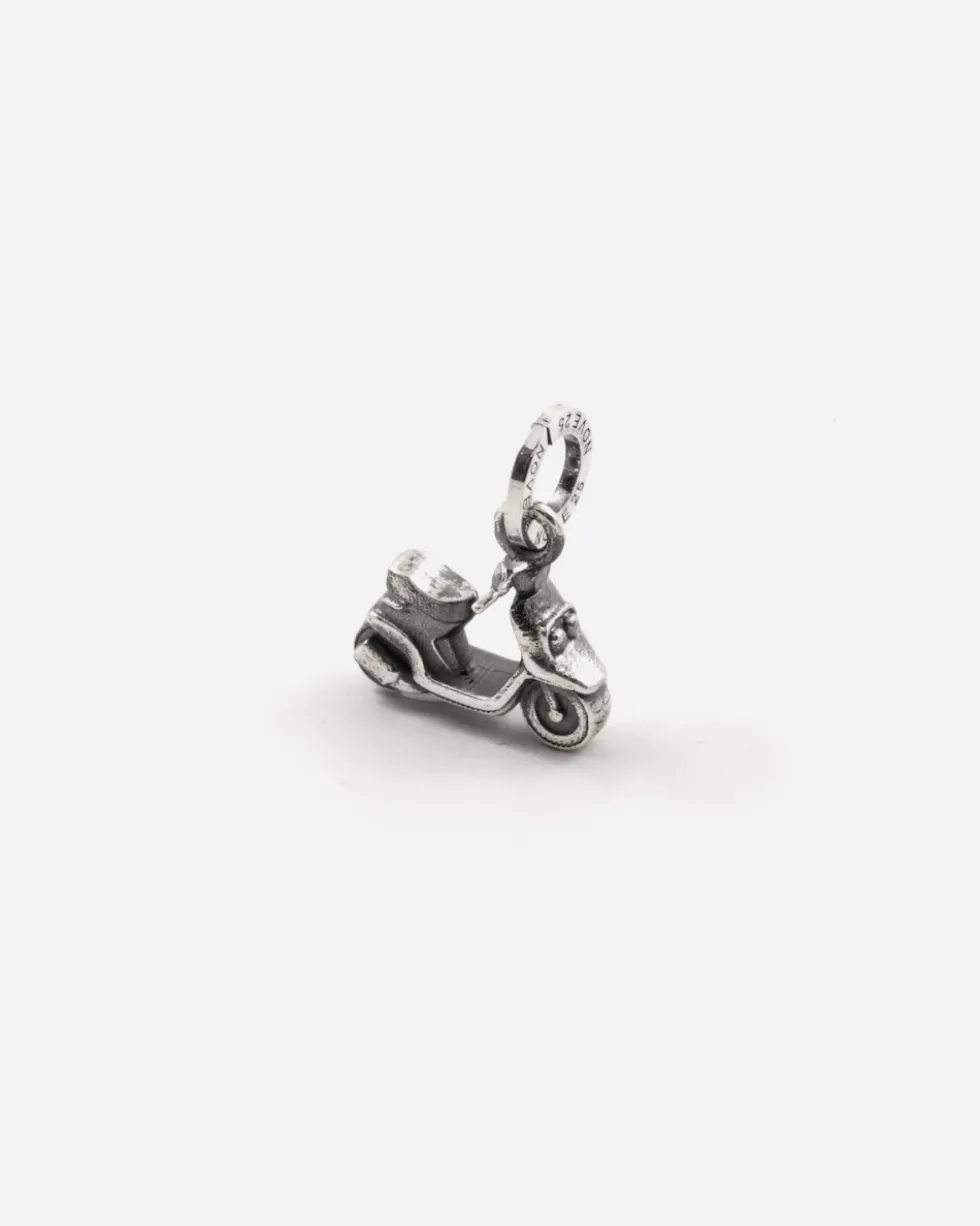 CIONDOLO MINI CHARM BOOSTER IN ARGENTO