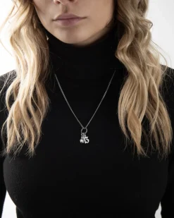 CIONDOLO MINI CHARM PIUMA IN ARGENTO