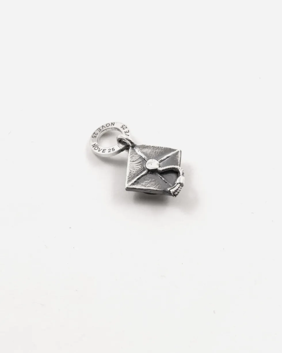 CIONDOLO MINI CHARM TOCCO DI LAUREA IN ARGENTO