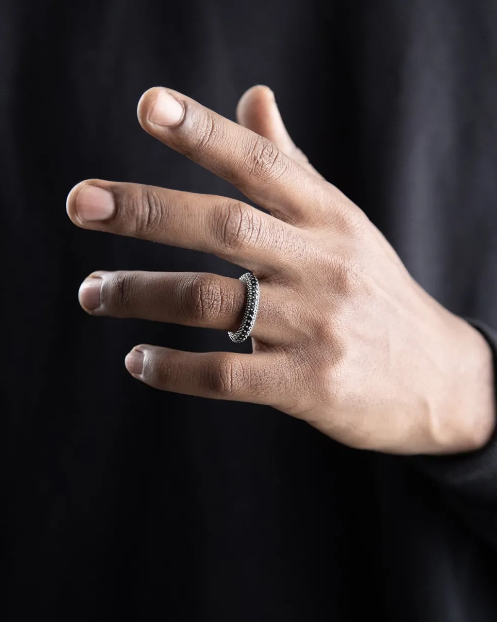 FEDINA PUNTINATA IN ARGENTO BLACK WIND CON BRILLANTI NERI