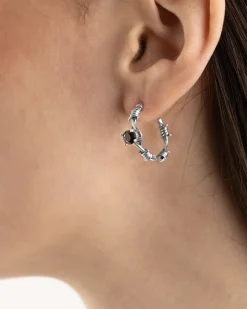 ORECCHINO A CERCHIO FILO SPINATO SOLITARIO IN ARGENTO CON BRILLANTE NERO
